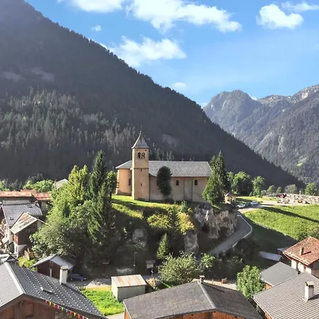 Chaleureux A Champagny-en-vanoise Avec Jacuzzi Dağ evi *