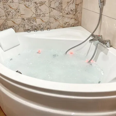 Chaleureux A Champagny-en-vanoise Avec Jacuzzi Σαλέ *