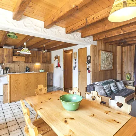 Chaleureux A Champagny-en-vanoise Avec Jacuzzi Chalet La Plagne