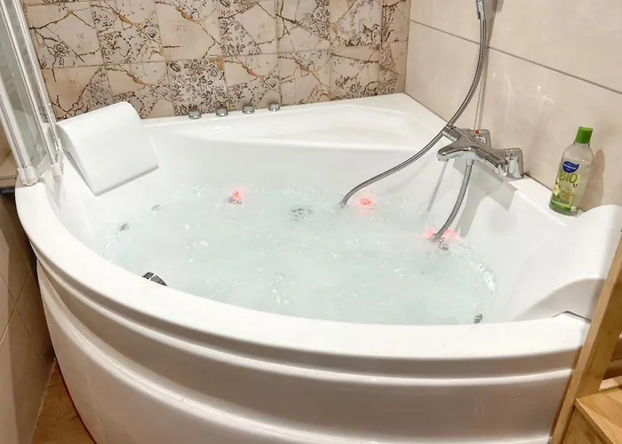 Chaleureux A Champagny-en-vanoise Avec Jacuzzi Chalet *