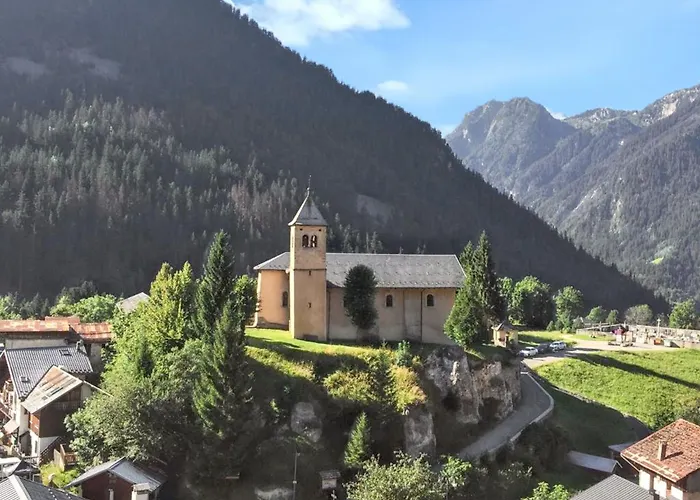 Chaleureux A Champagny-en-vanoise Avec Jacuzzi Chalet *