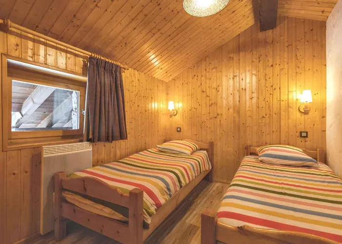 Chalet Chaleureux A Champagny-en-vanoise Avec Jacuzzi *