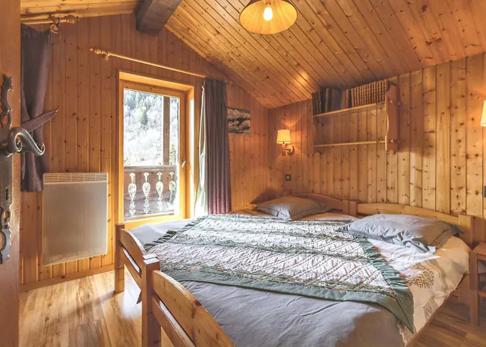 Chaleureux A Champagny-en-vanoise Avec Jacuzzi Chalet *